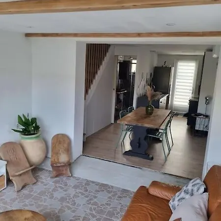 Les Pieds Dans L'eau Calme Poggio Mezzana